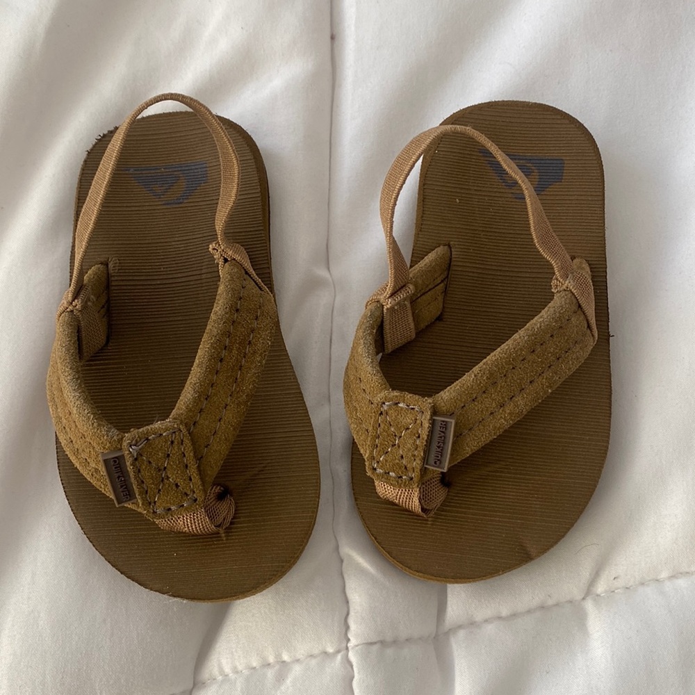 Size 4 quicksilver